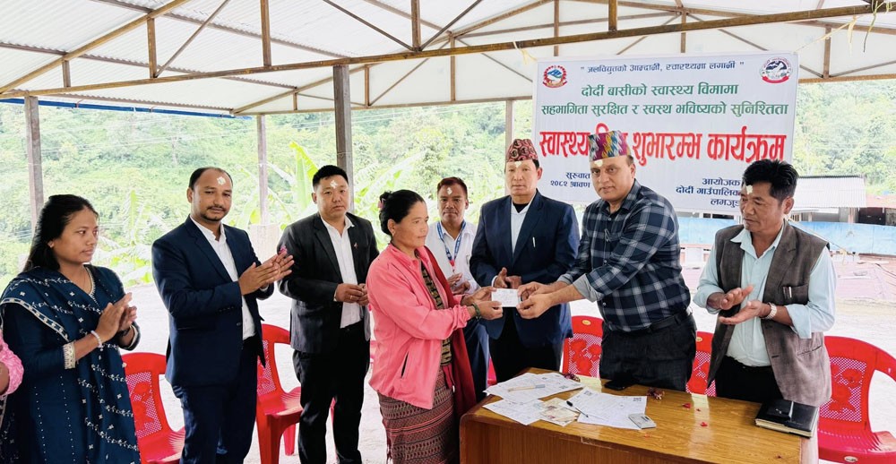 दोर्दी गाउँपालिकाले साउनभित्रै सवै नागरिकको निःशुल्क स्वास्थ्य बीमा गर्दै