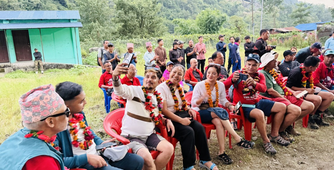 मेमे पोखरी कल्चरल ट्रेलमा आएका पर्यटकलाई भव्य स्वागत