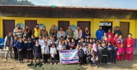 लक्ष्मी बाल मन्दिरका ६२ विद्यार्थीलाई जुत्तामोजा र न्यानो टोपी