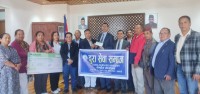 दुरा सेवा समाजद्वारा बाढीपीडितका लागि ४ लाख ५४ हजार सहयोग