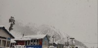 मनाङमा हिमपात र वर्षा बढेपछि पदयात्रा तथा हिमाल आरोहणमा रोक