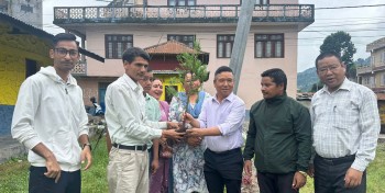 नेकपा एमाले केन्द्रीय सदस्य जमिन्द्रमान घलेद्धारा जन्मदिनमा वृक्षरोपण