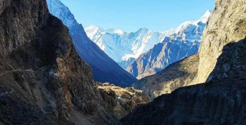 मनाङमा लेक लागेर तीन जनाको मृत्यु