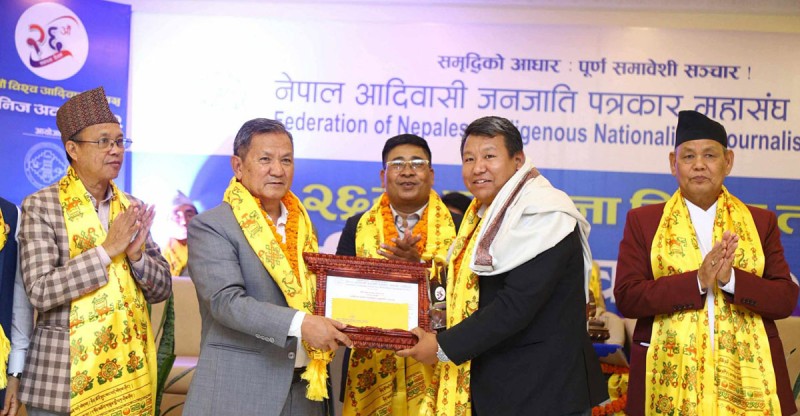 लमजुङका पत्रकार आश गुरुङसहित १२ पत्रकारलाई फोनिज राष्ट्रिय अवार्ड