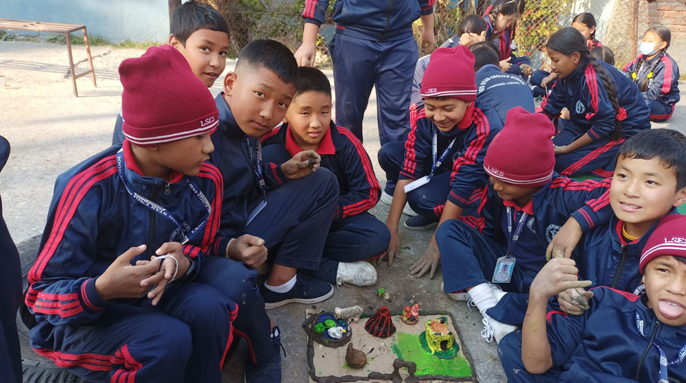 ल्याण्ड स्टार स्कुलका विद्यार्थीद्वारा कला प्रदर्शन