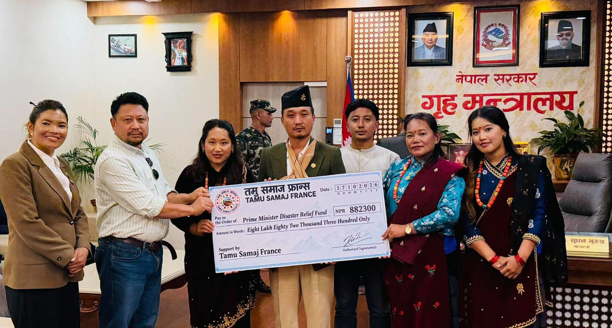 तमू समाज फ्रान्सद्वारा बाढी पीडितका लागि करिब ९ लाख रुपैयाँ सहयोग